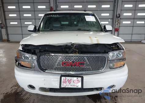 2004 GMC Yukon Denali z USA, uszkodzony, nr VIN 1GKEK63U64J182373